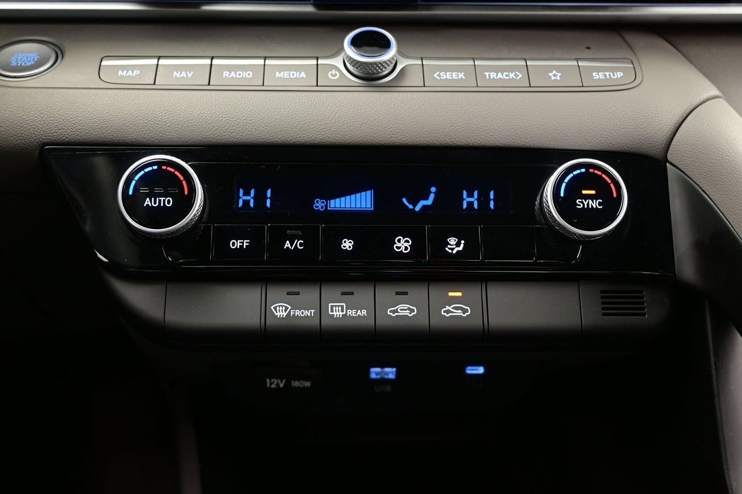 2024 Hyundai Elantra SEL - Photo 19
