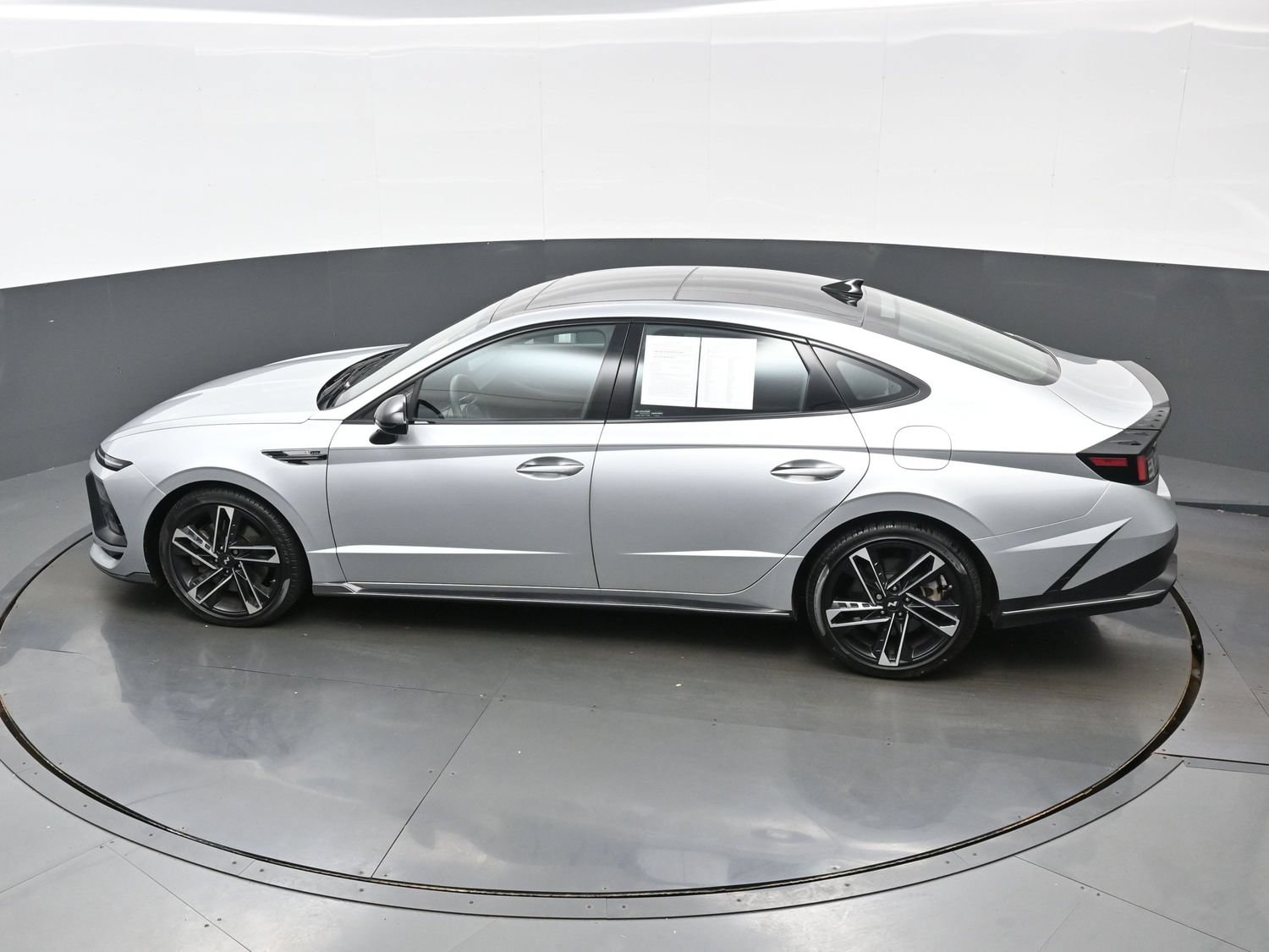 2025 Hyundai Sonata N Line - Photo 37