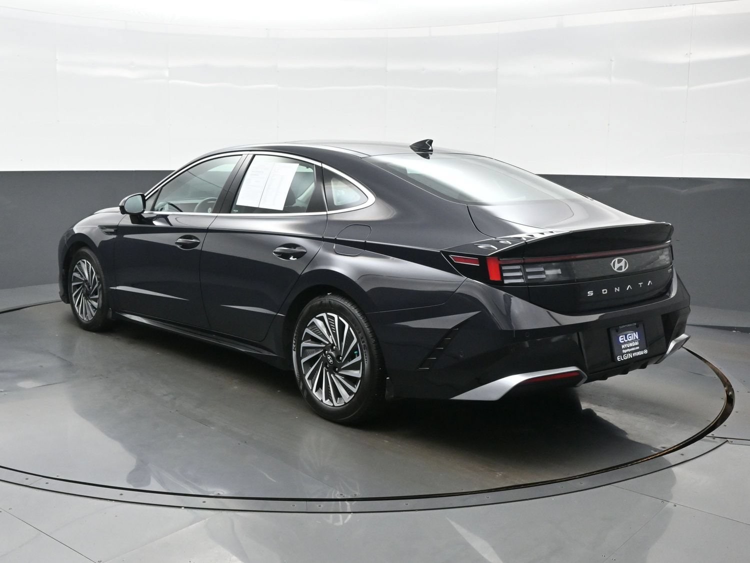 2026 Hyundai Sonata Hybrid Limited - Photo 4