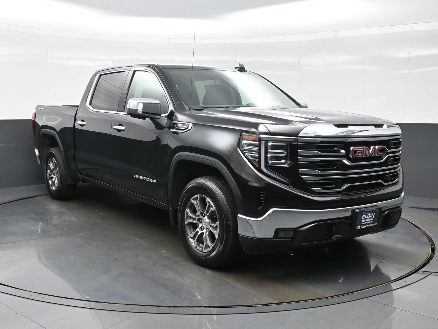2025 GMC Sierra 1500 SLT - Photo 8