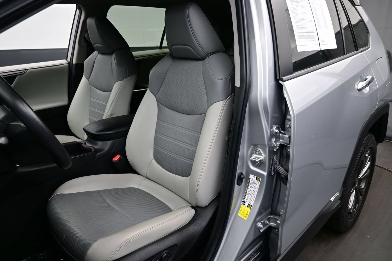 2023 Toyota RAV4 Limited - Photo 12