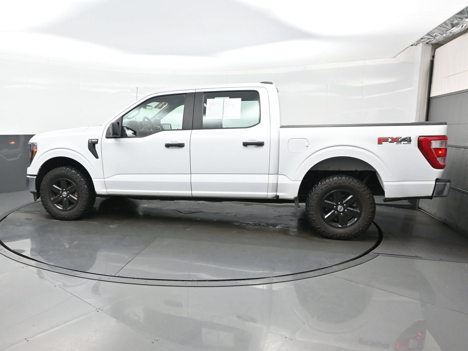 2023 Ford F-150 XL - Photo 3