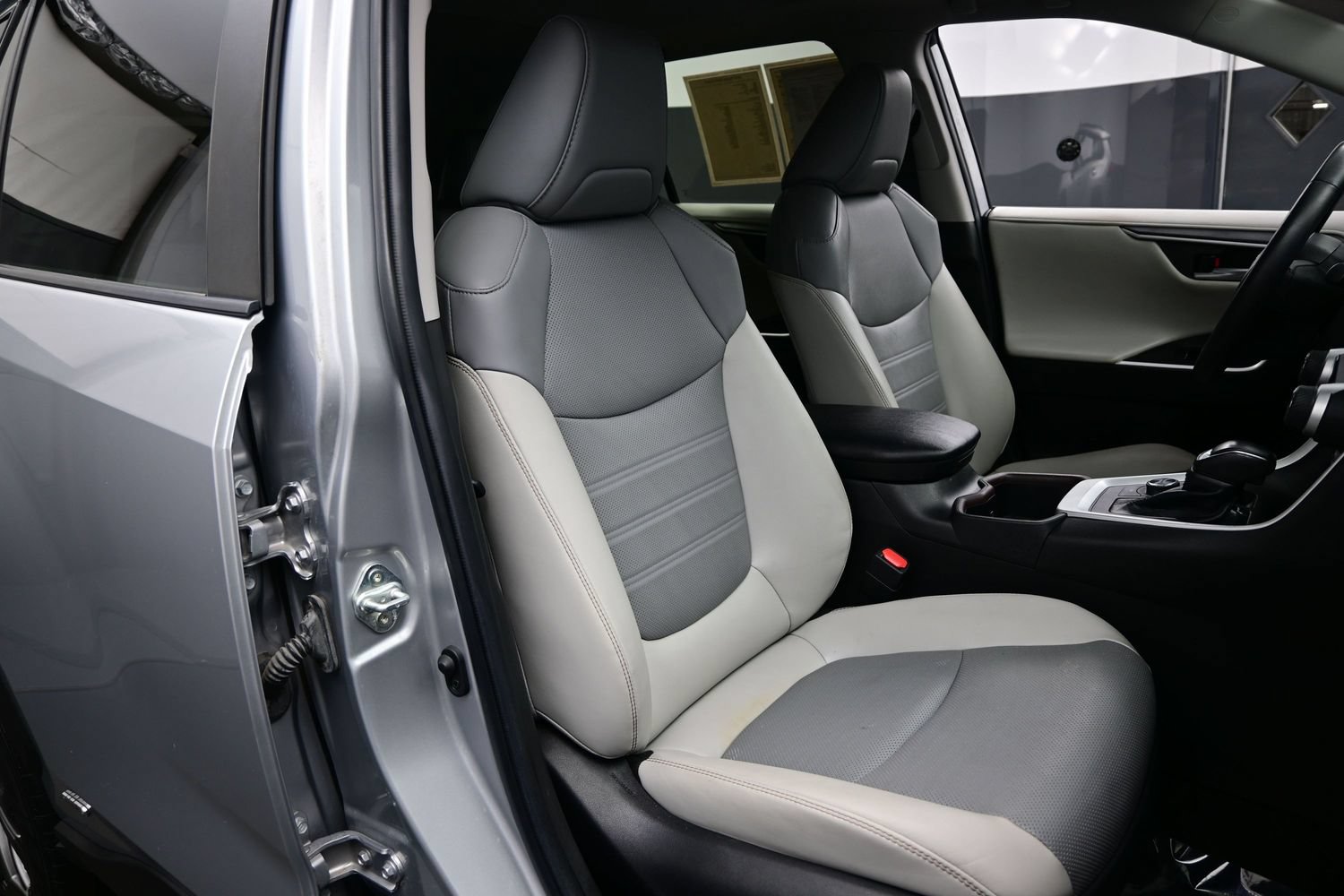 2023 Toyota RAV4 Limited - Photo 14