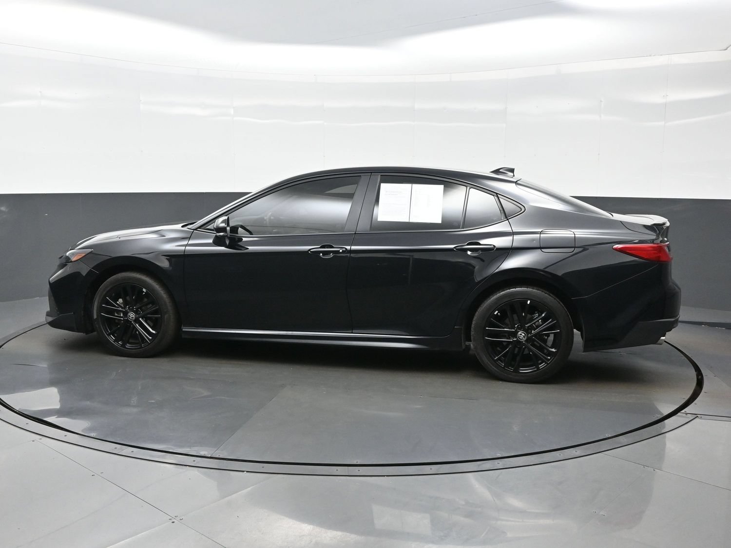 Used 2025 Toyota Camry SE Car