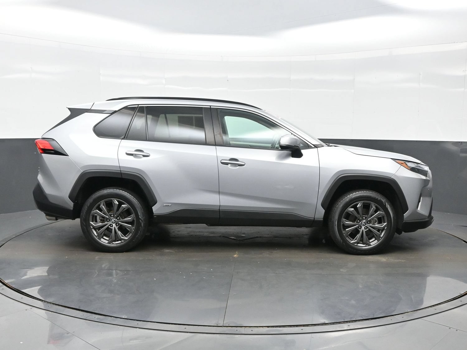 2023 Toyota RAV4 Limited - Photo 7