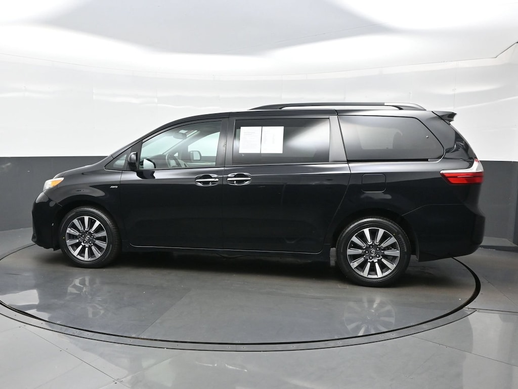 Used 2019 Toyota Sienna XLE Van