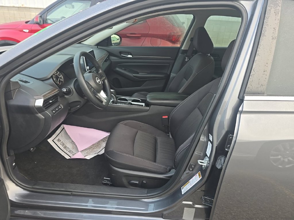 Used 2024 Nissan Altima 2.5 SV Sedan