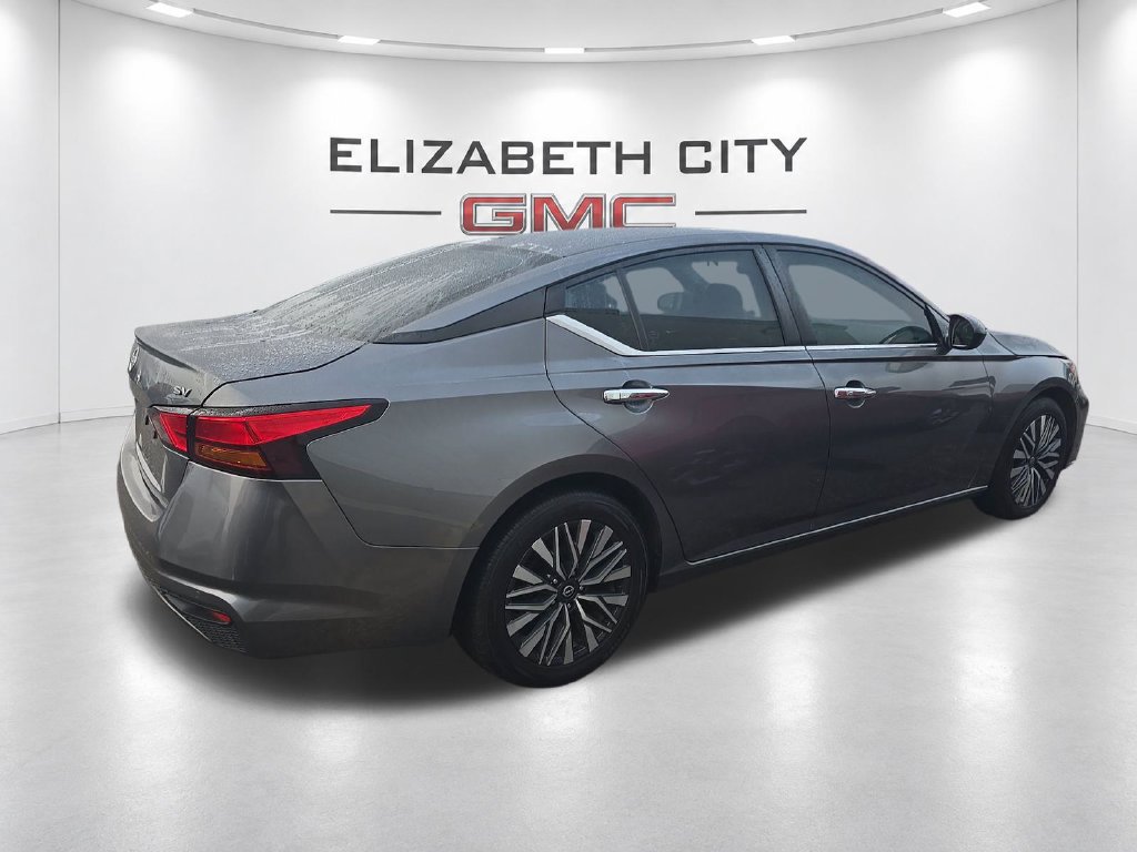 Used 2024 Nissan Altima 2.5 SV Sedan