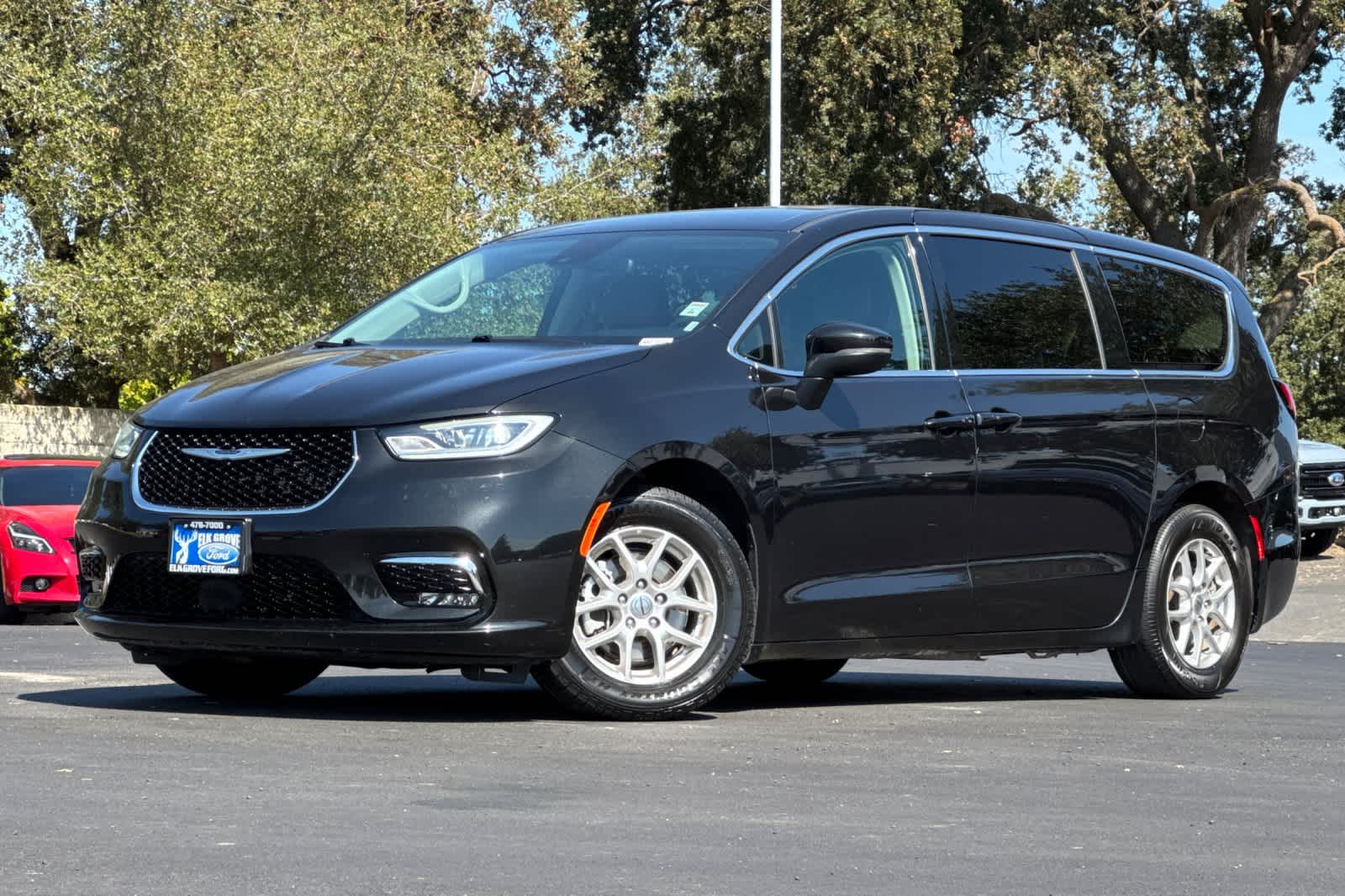 2023 Chrysler Pacifica Touring L Van Passenger Van