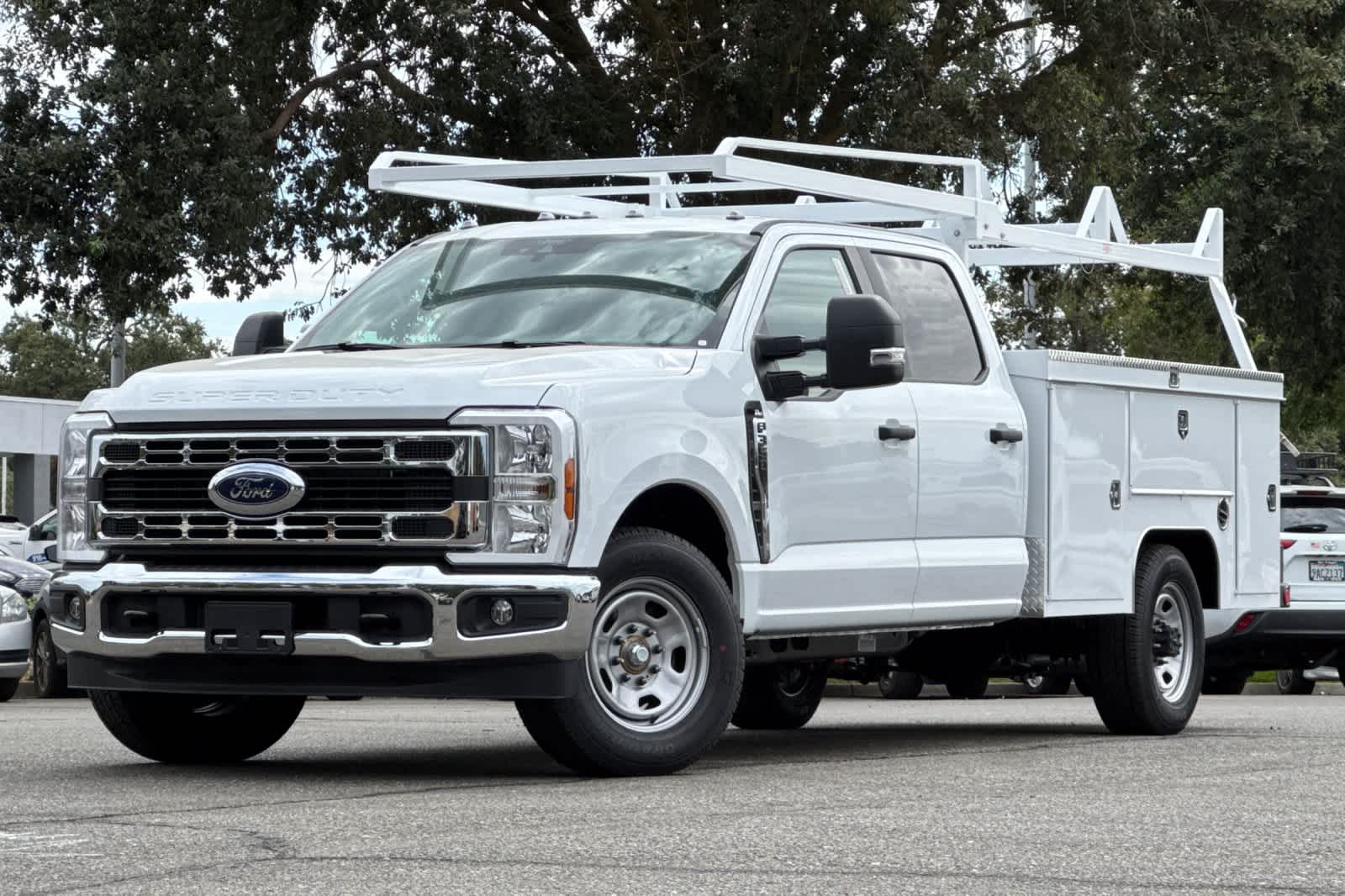 2026 Ford F-350 Super Duty Chassis Cab