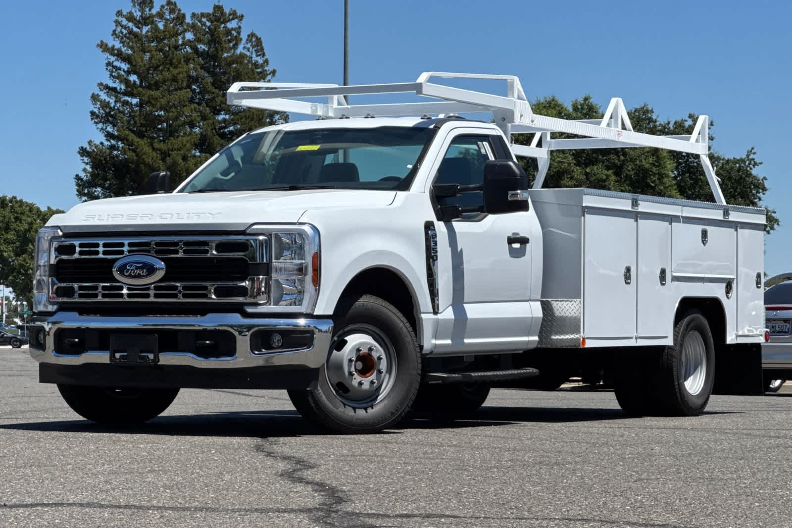 2026 Ford F-350 Super Duty Chassis Cab