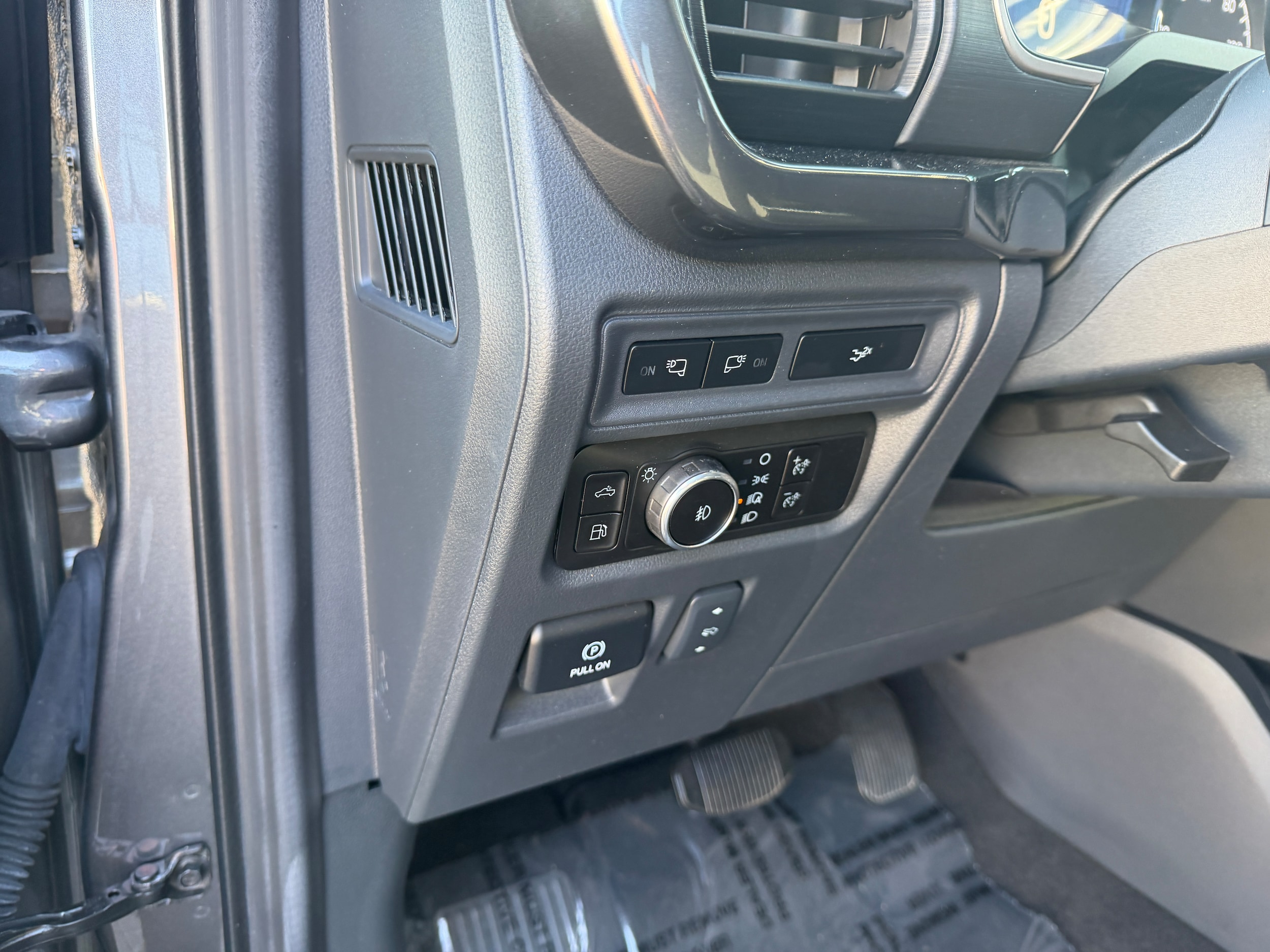 2023 Ford F-150 XLT - Photo 12