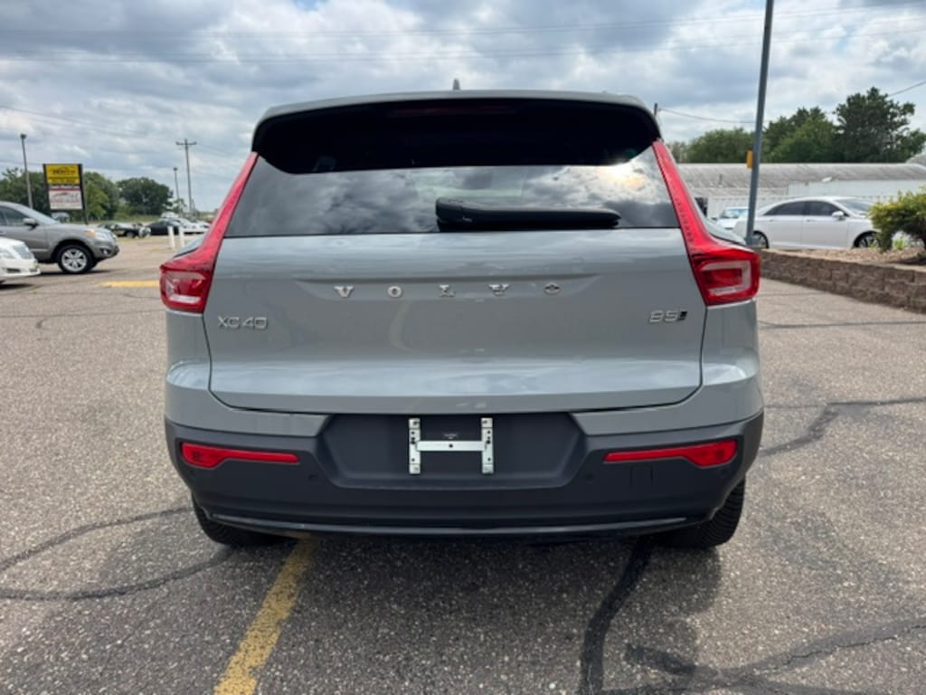 Used 2024 Volvo XC40 B5 Plus Dark SUV
