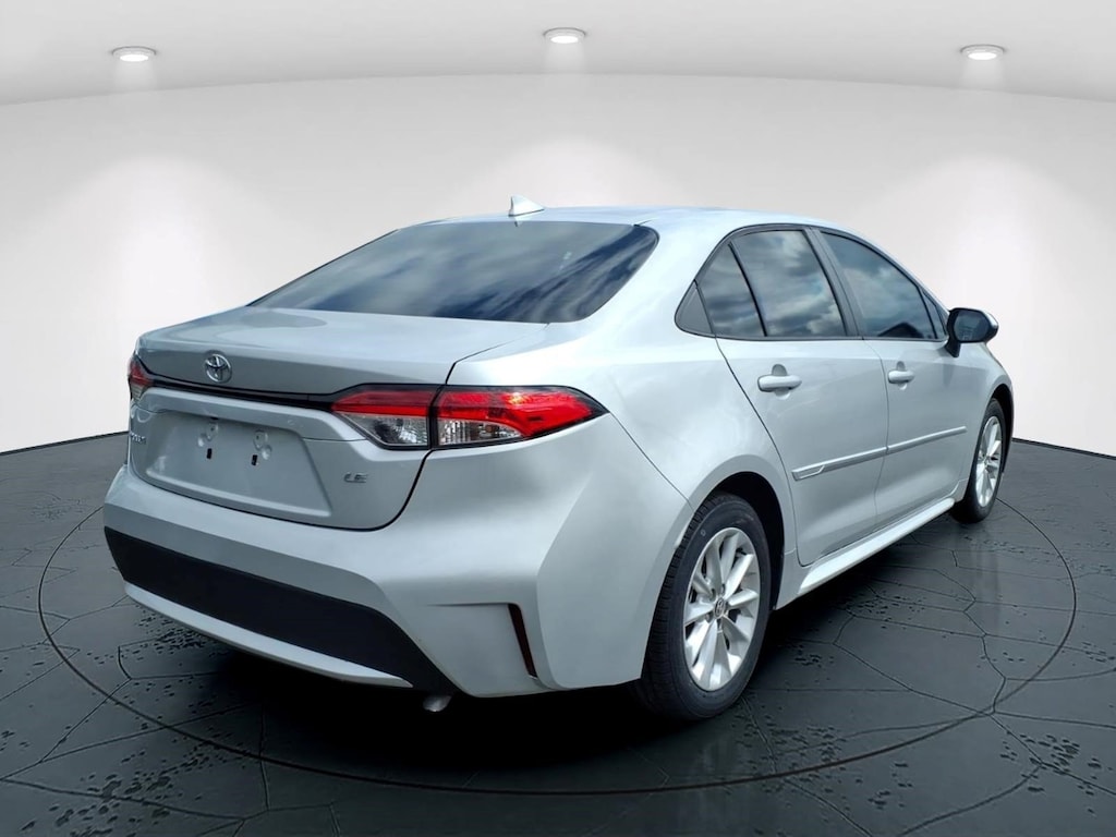 Used 2022 Toyota Corolla LE Sedan