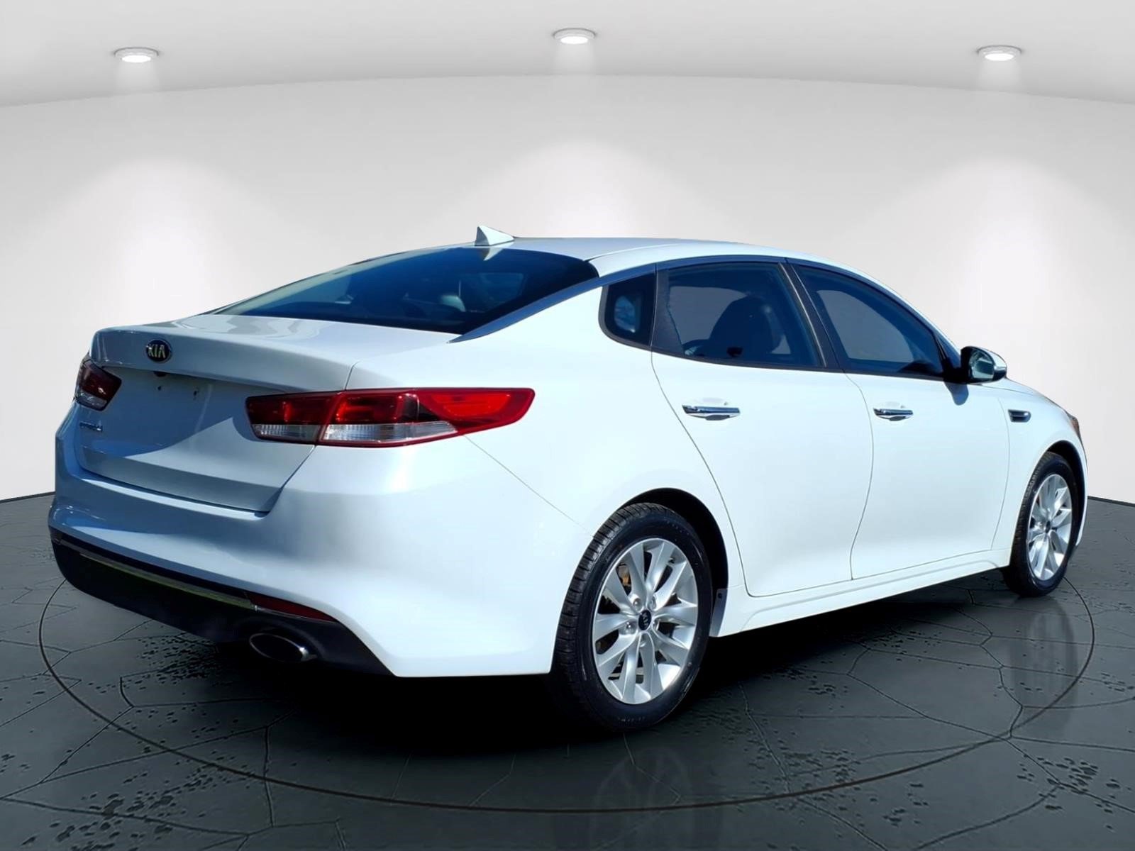 Used 2016 Kia Optima LX Sedan