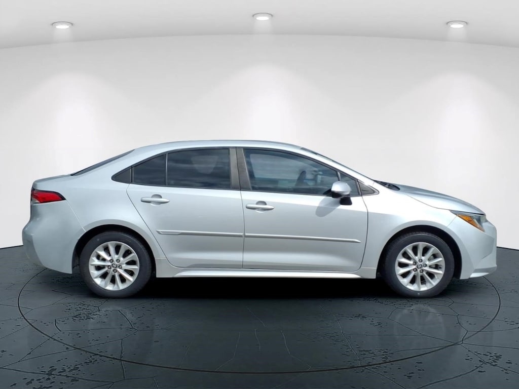 Used 2022 Toyota Corolla LE Sedan
