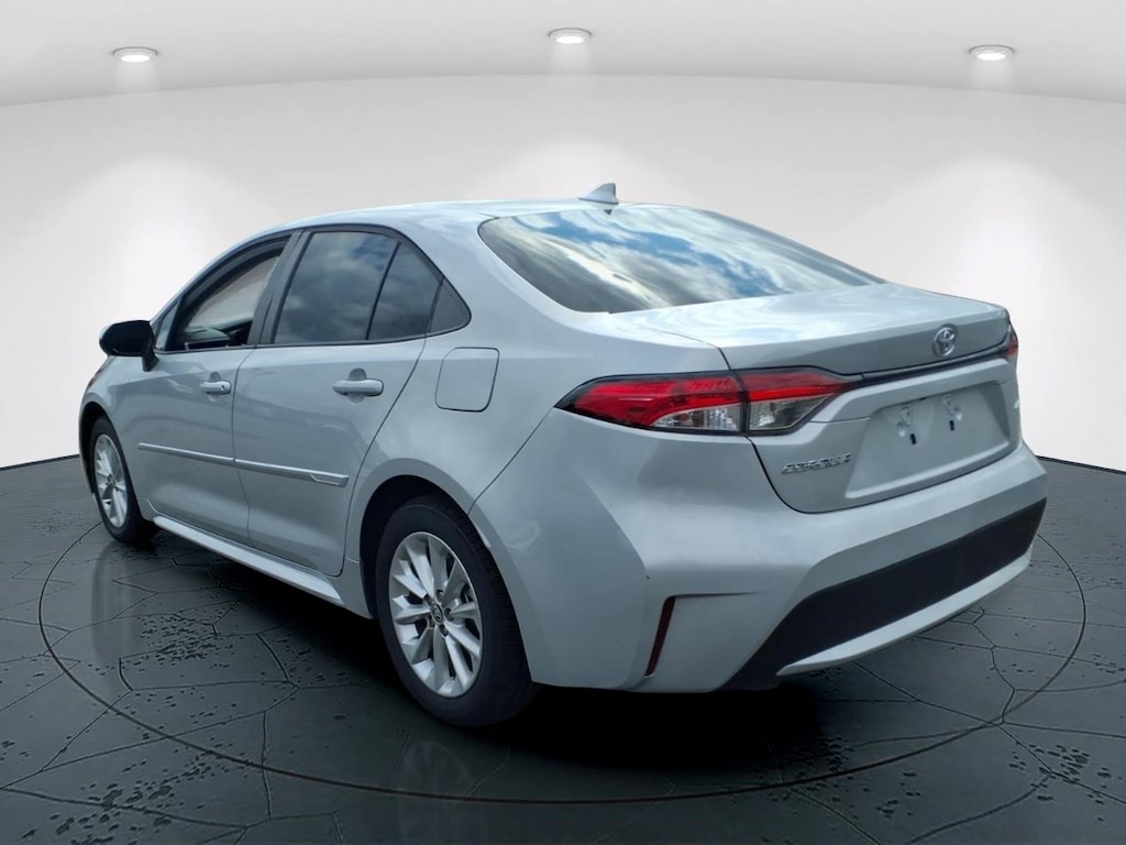 Used 2022 Toyota Corolla LE Sedan