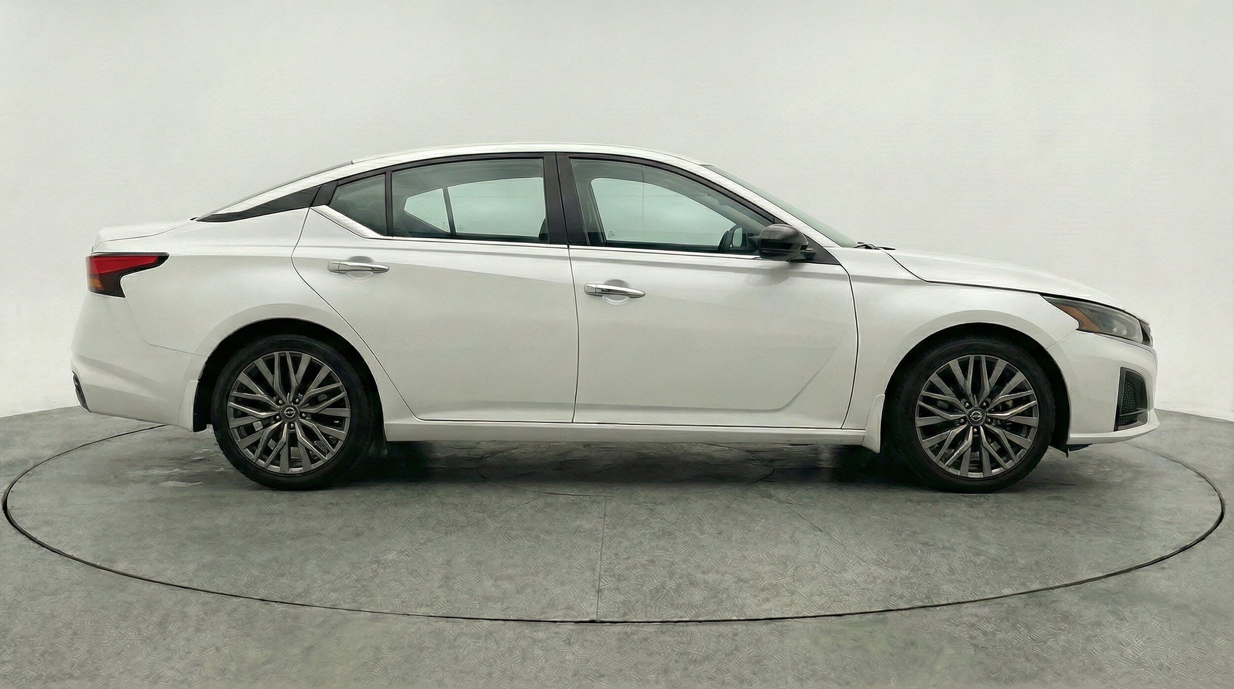 Thumbnail: 2025 Nissan Altima - 10