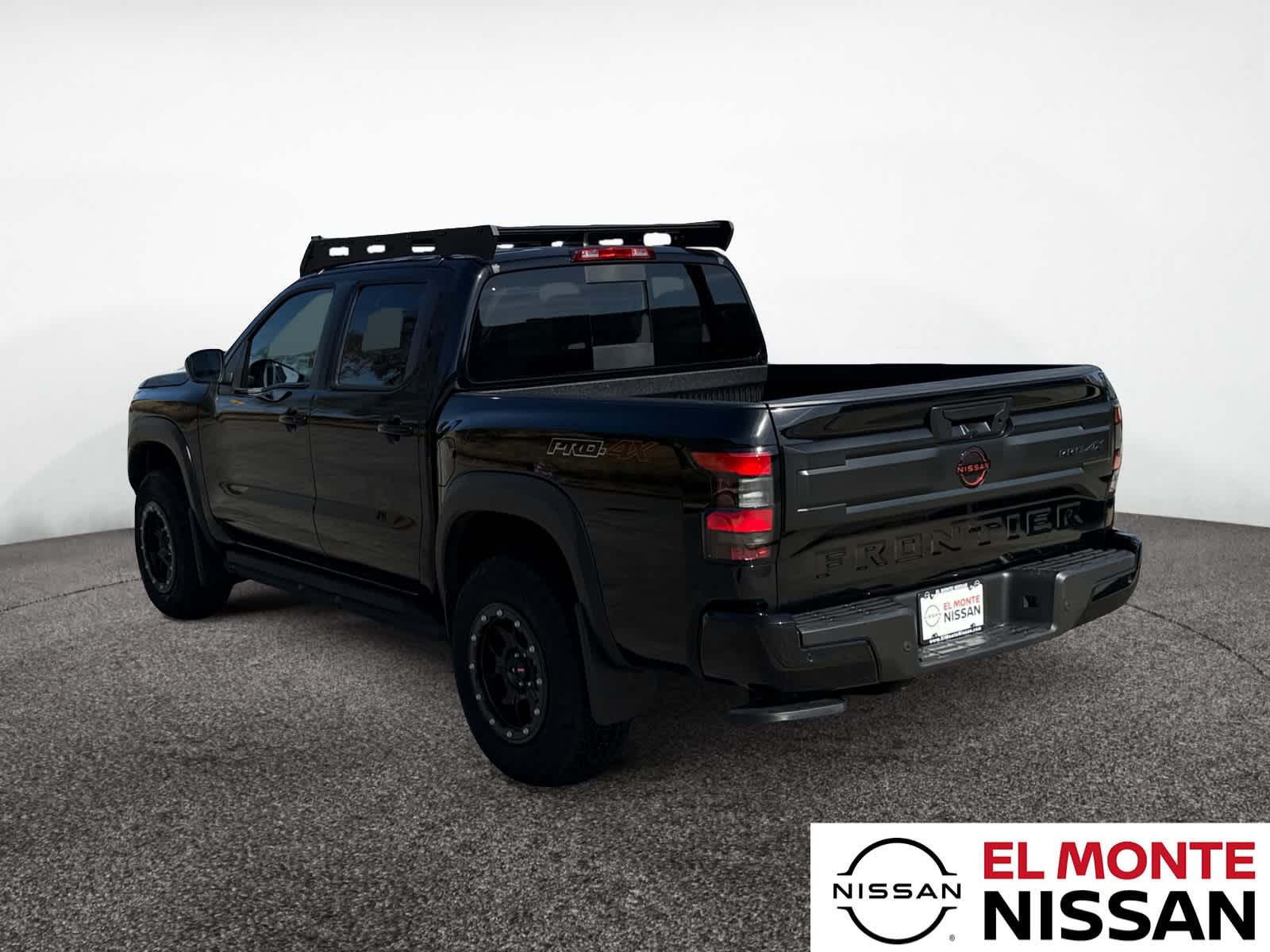 2025 Nissan Frontier PRO-4X - Photo 3