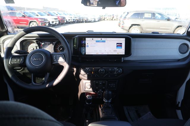 2026 Jeep Wrangler 4-Door Willys - Photo 11