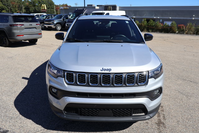 Used 2024 Jeep Compass Latitude SUV