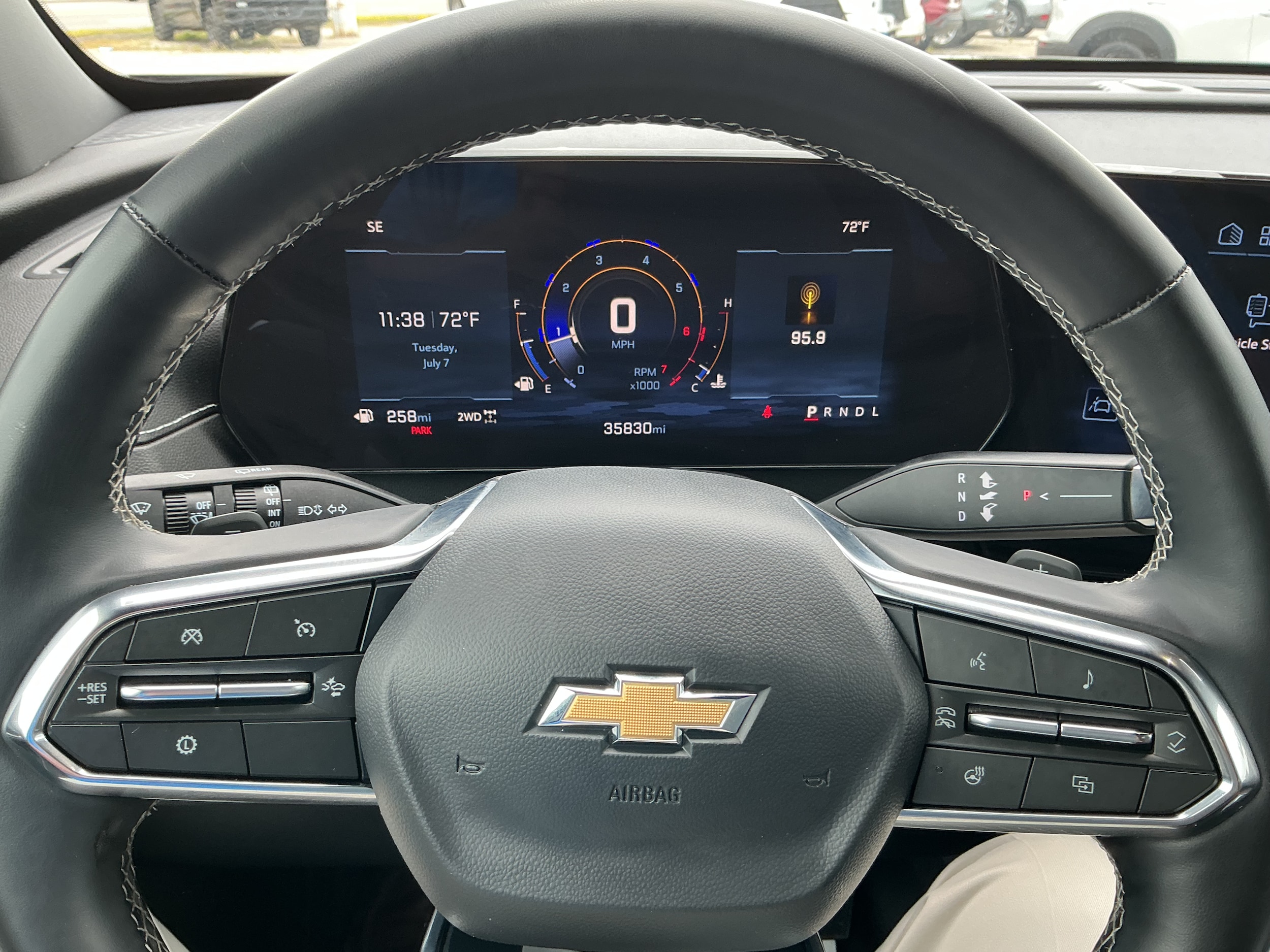 2025 Chevrolet Traverse LT - Photo 7