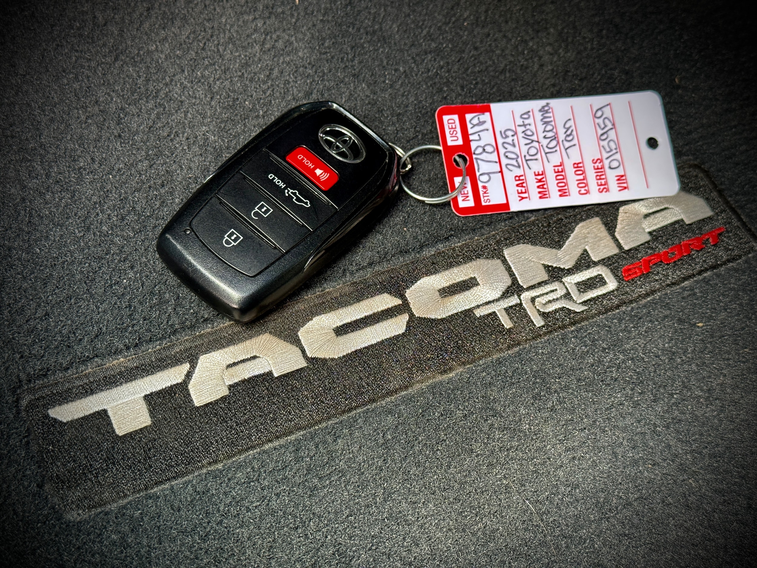 2025 Toyota Tacoma TRD Sport - Photo 39