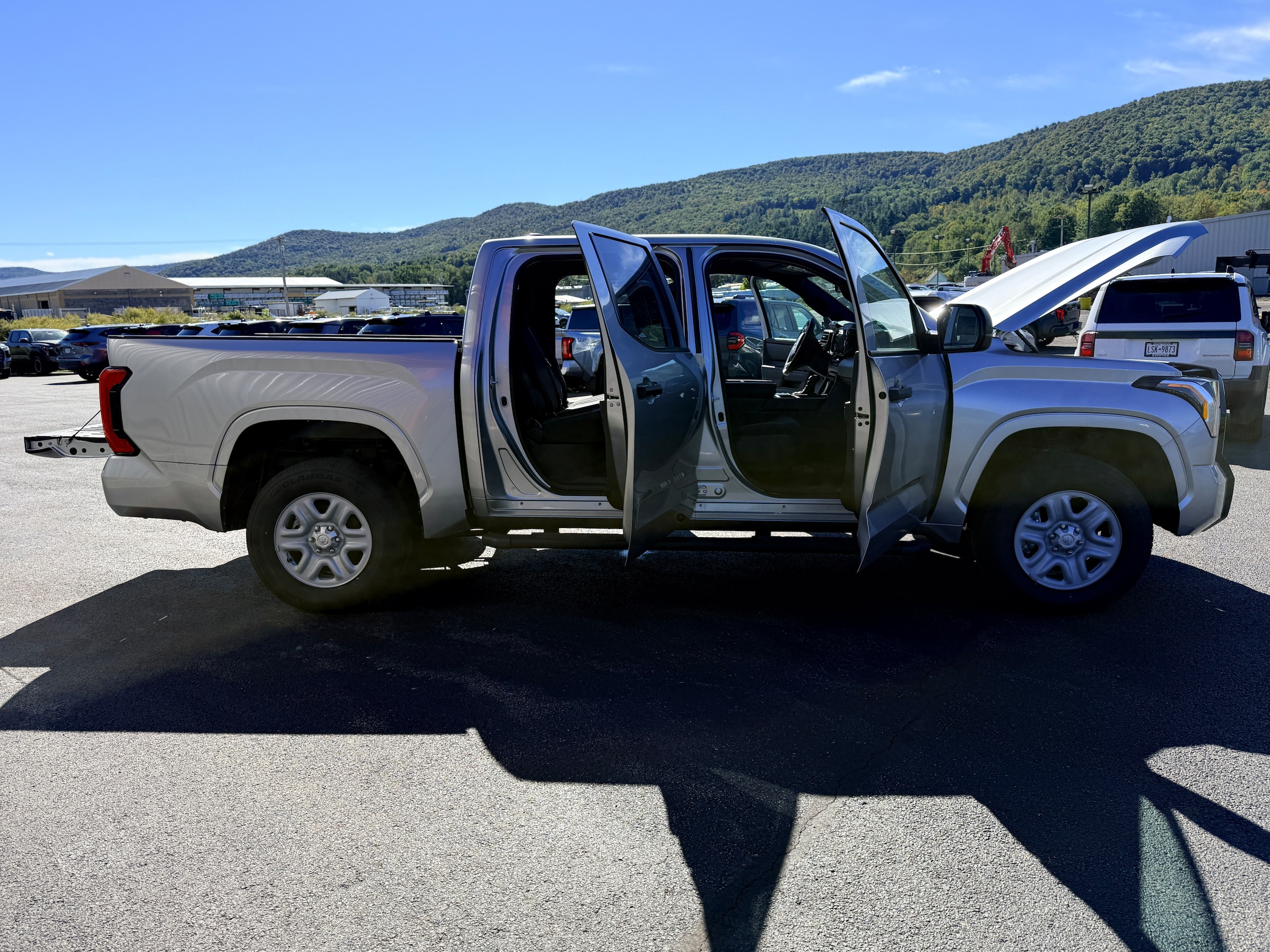 2025 Toyota Tundra SR - Photo 18