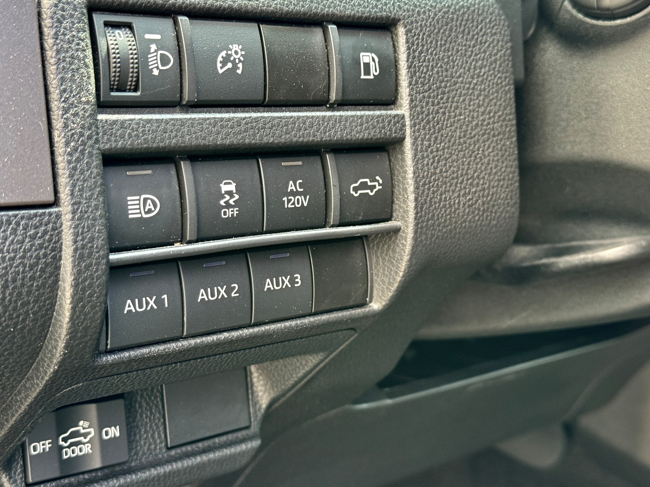 2025 Toyota Tacoma TRD Sport - Photo 24