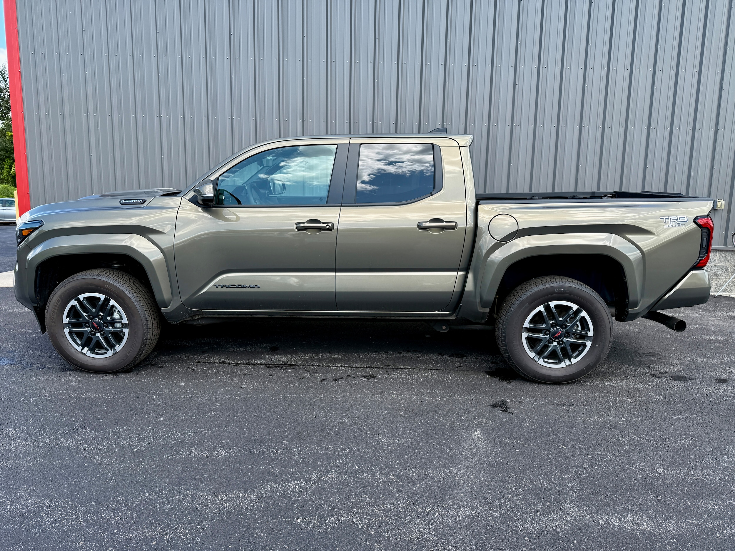 2025 Toyota Tacoma TRD Sport - Photo 11