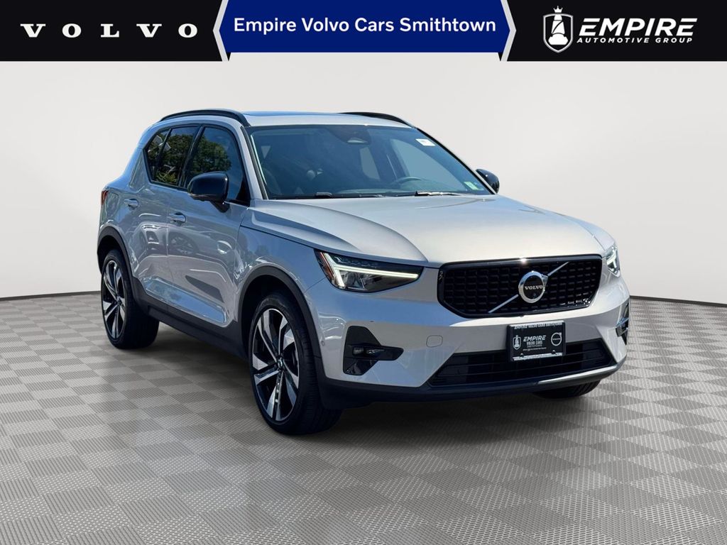 2023 Volvo XC40