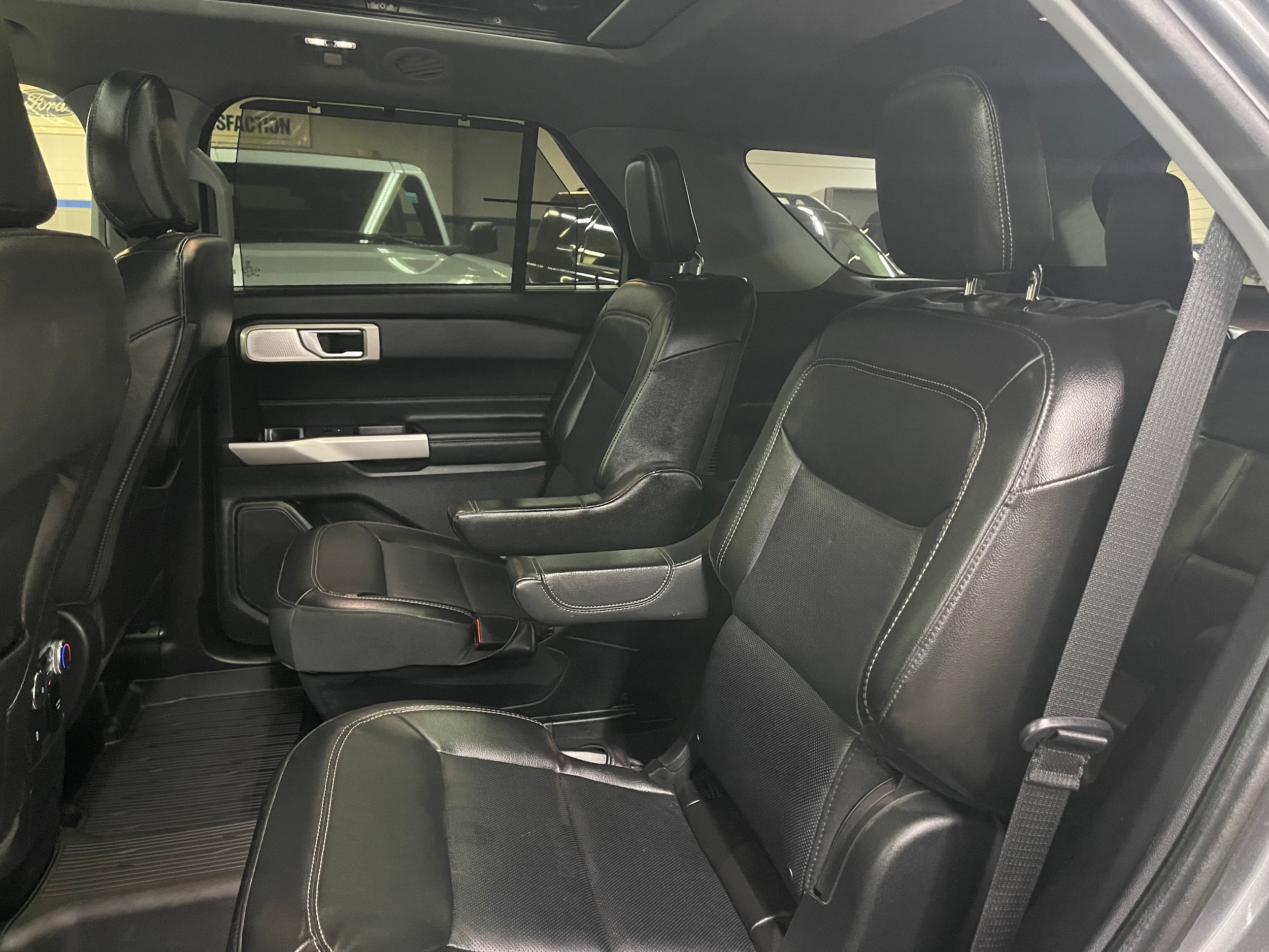 2022 Ford Explorer Limited - Photo 17
