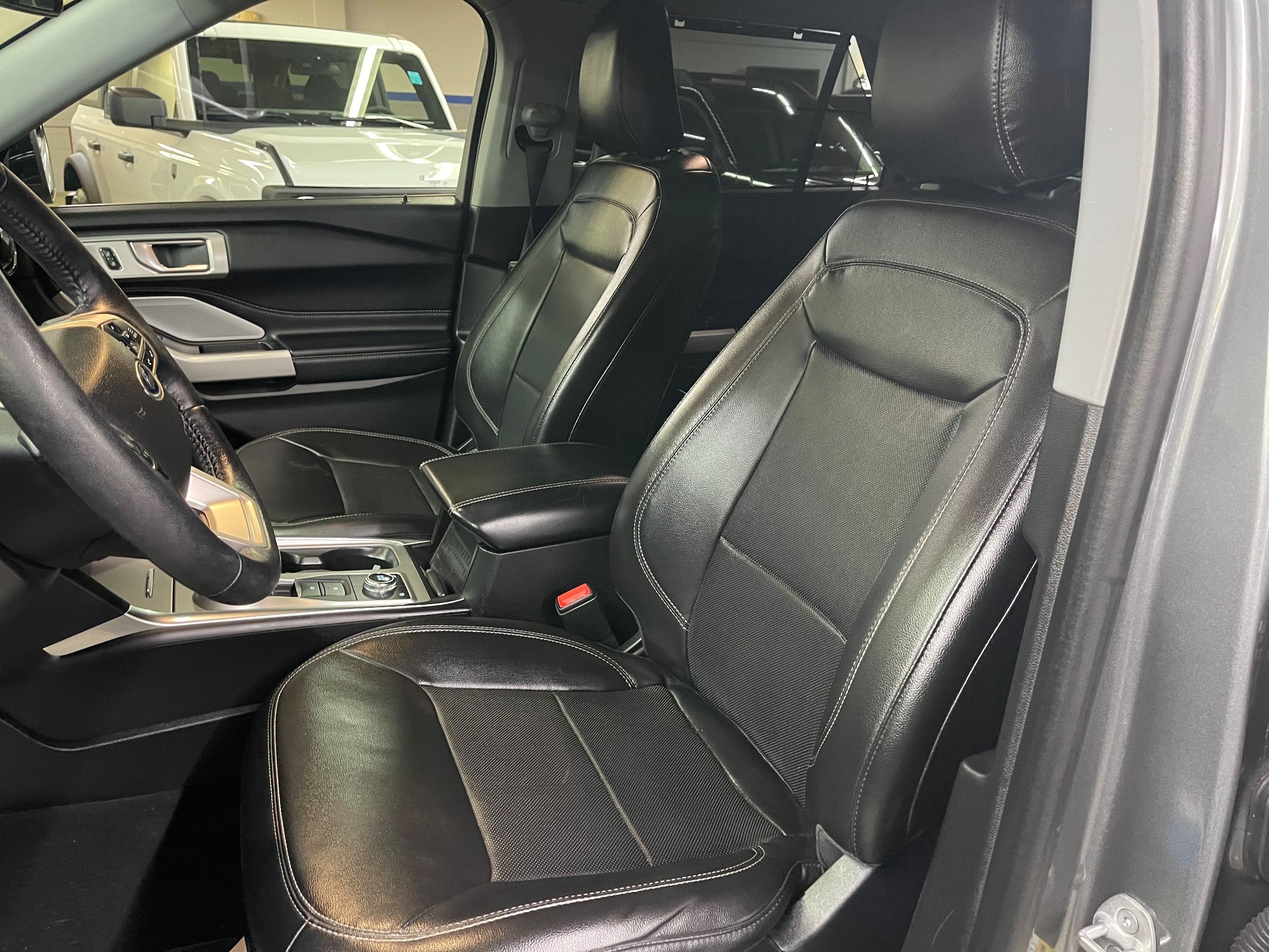 2022 Ford Explorer Limited - Photo 15