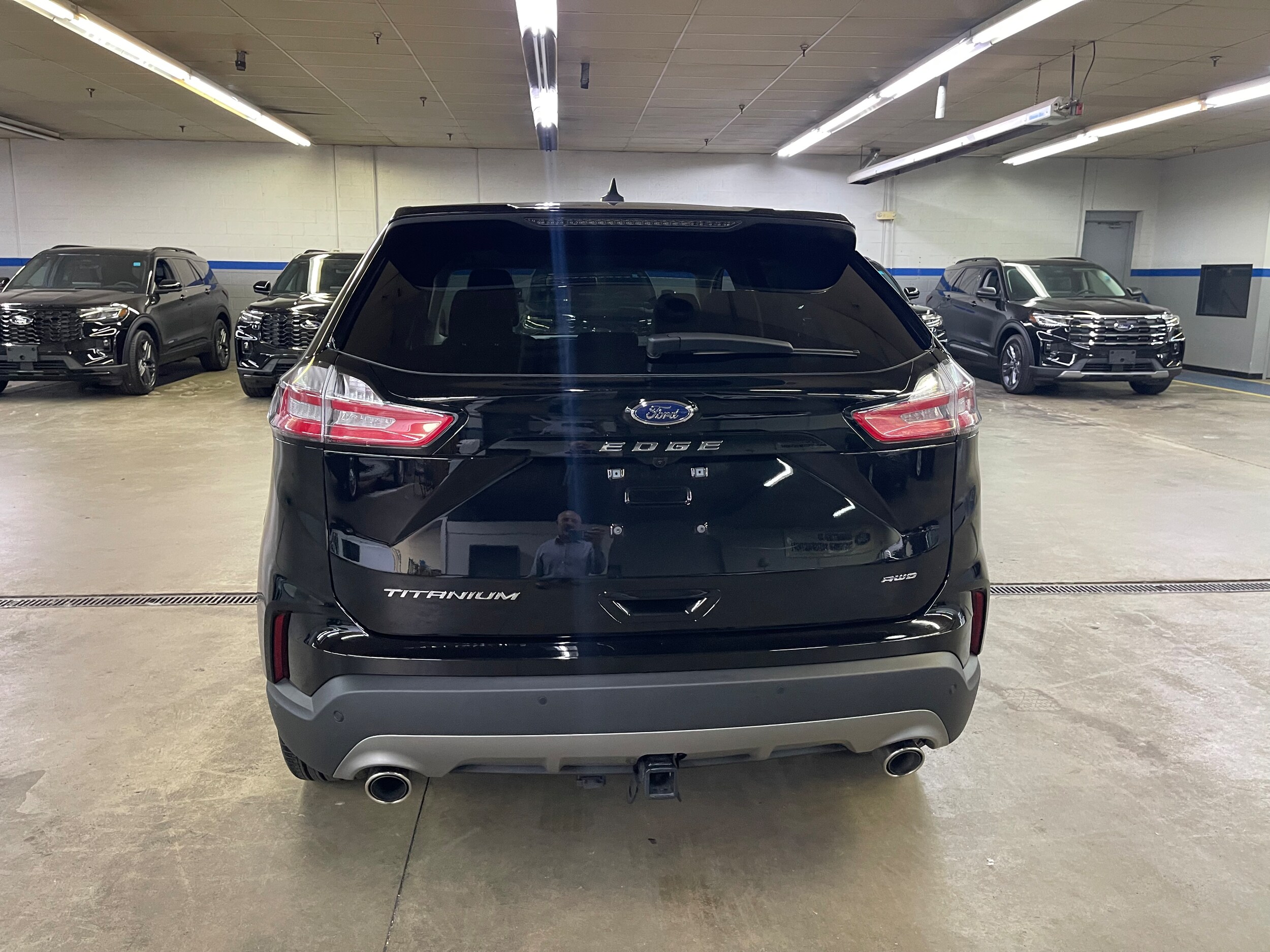 2023 Ford Edge Titanium - Photo 6
