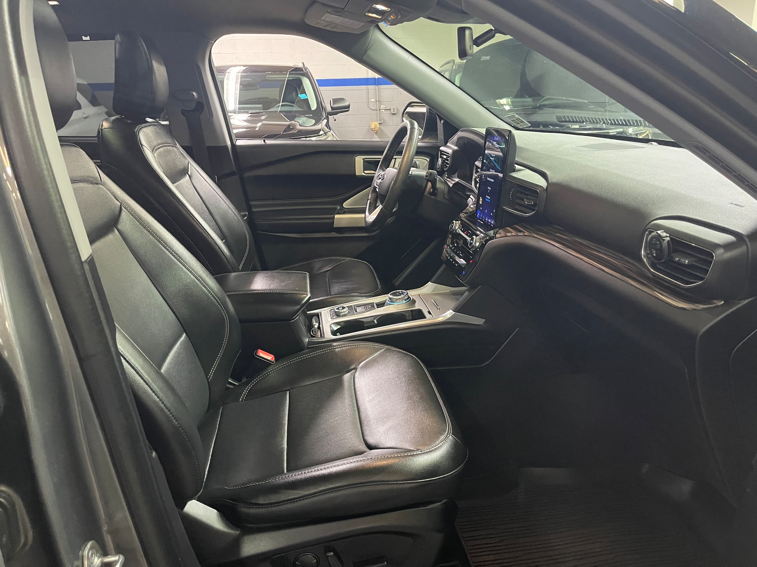 2022 Ford Explorer Limited - Photo 23