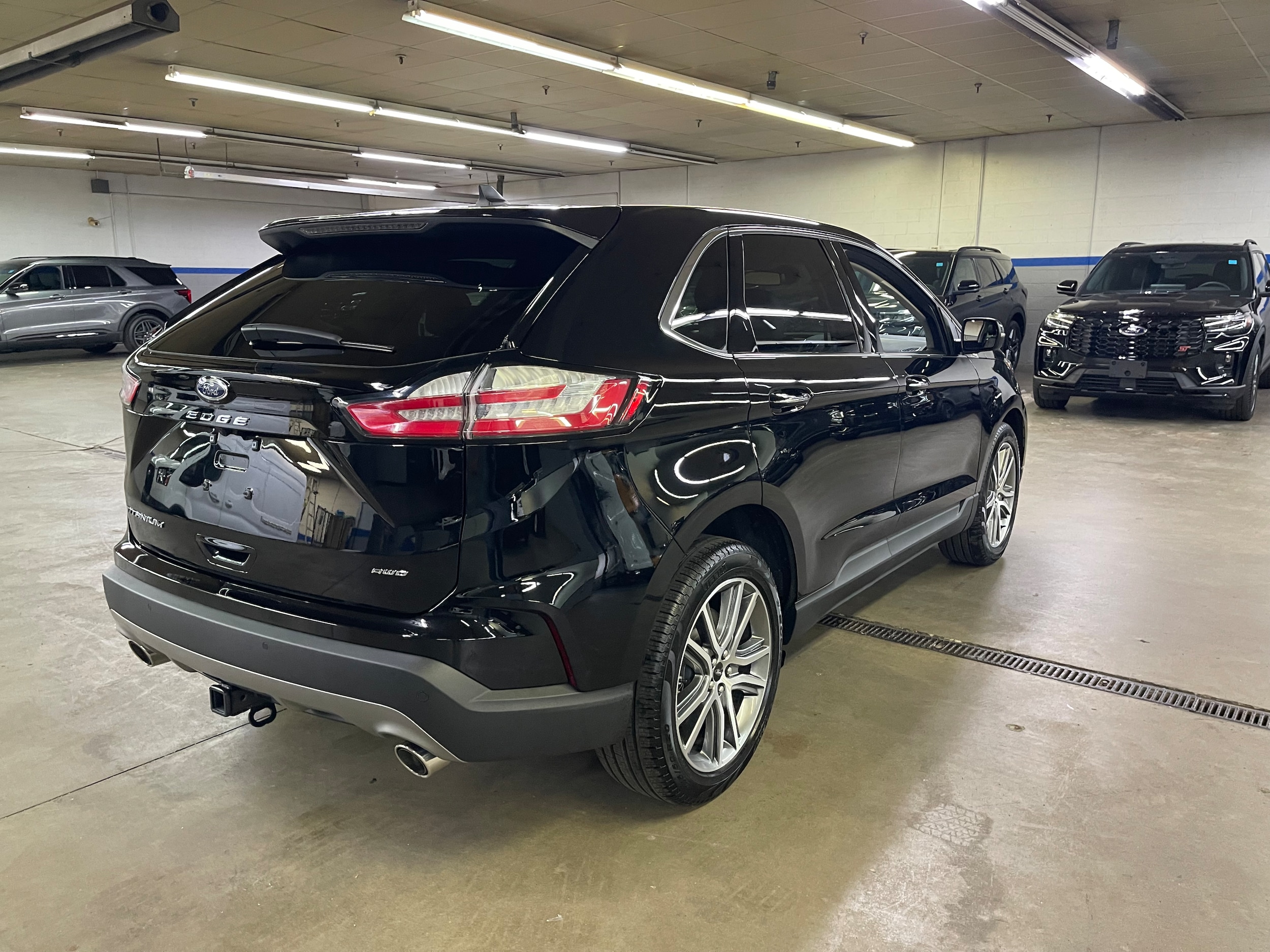 2023 Ford Edge Titanium - Photo 7