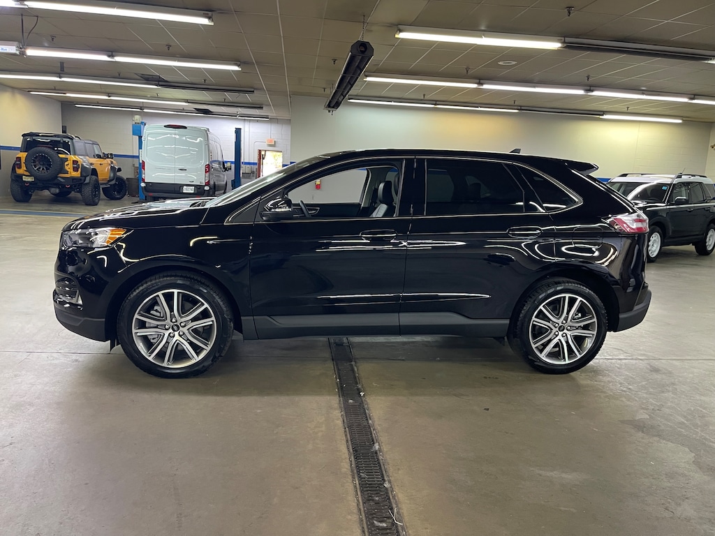 Used 2023 Ford Edge Titanium SUV