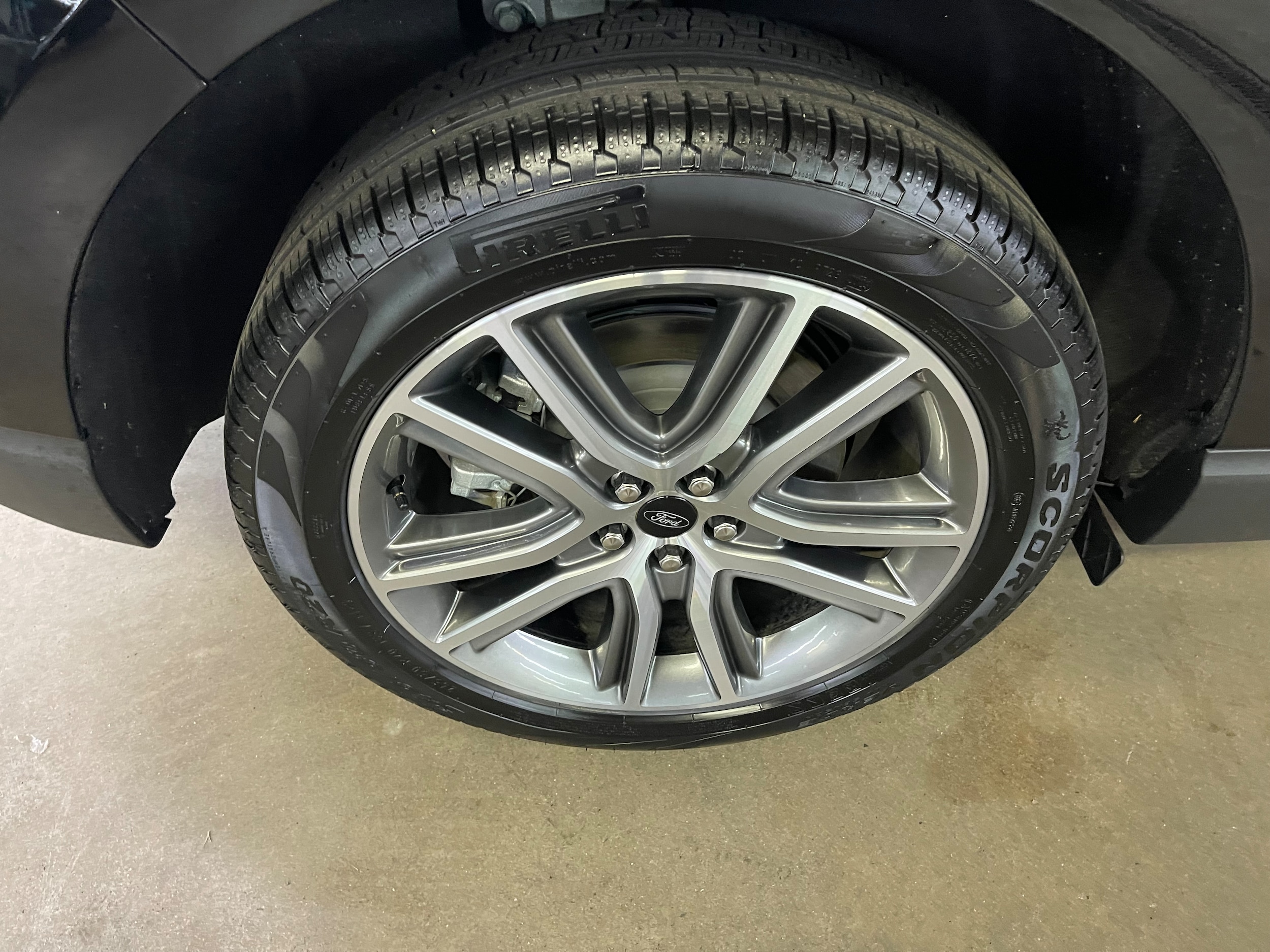 2023 Ford Edge Titanium - Photo 11