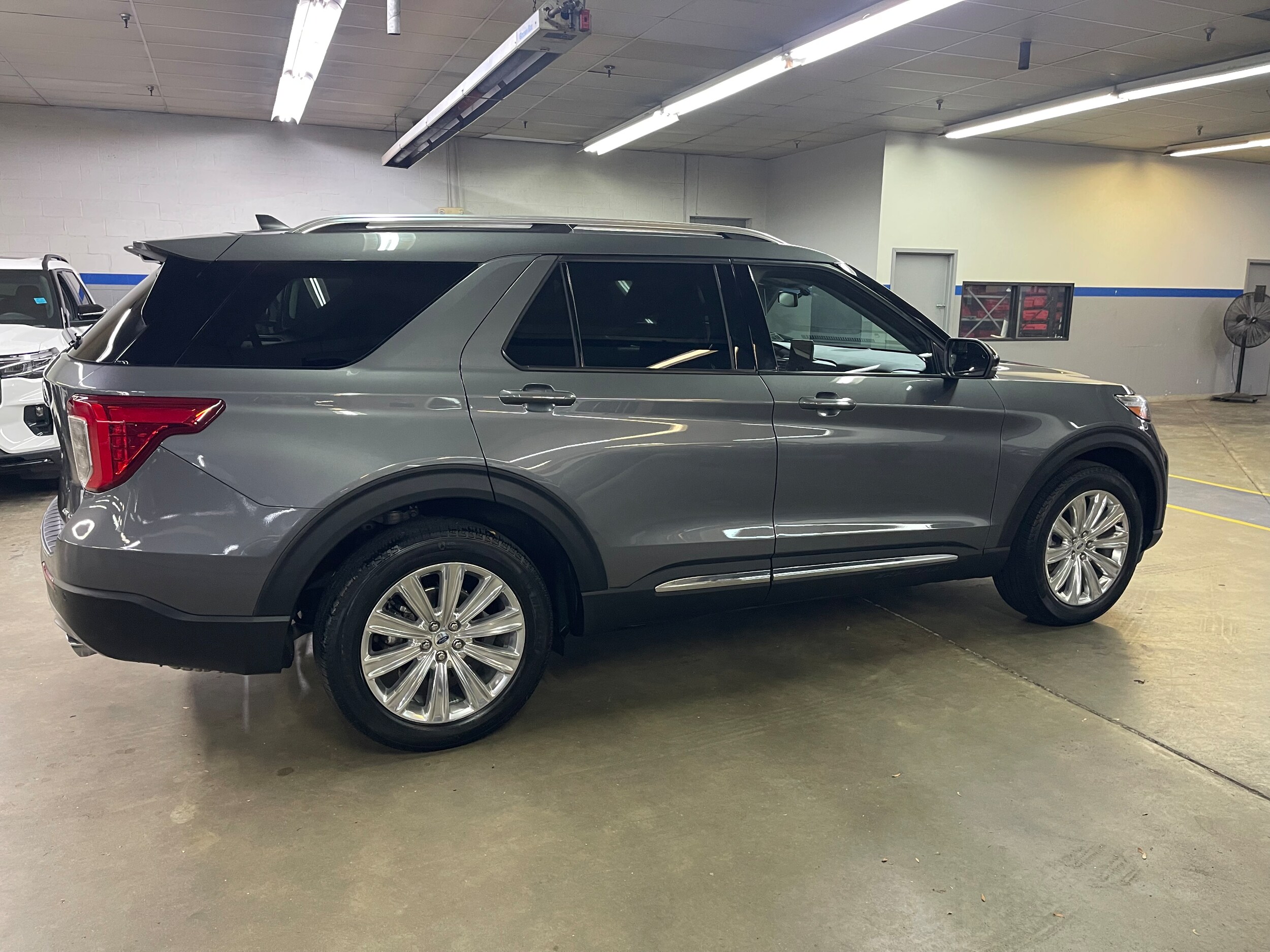 2022 Ford Explorer Limited - Photo 8