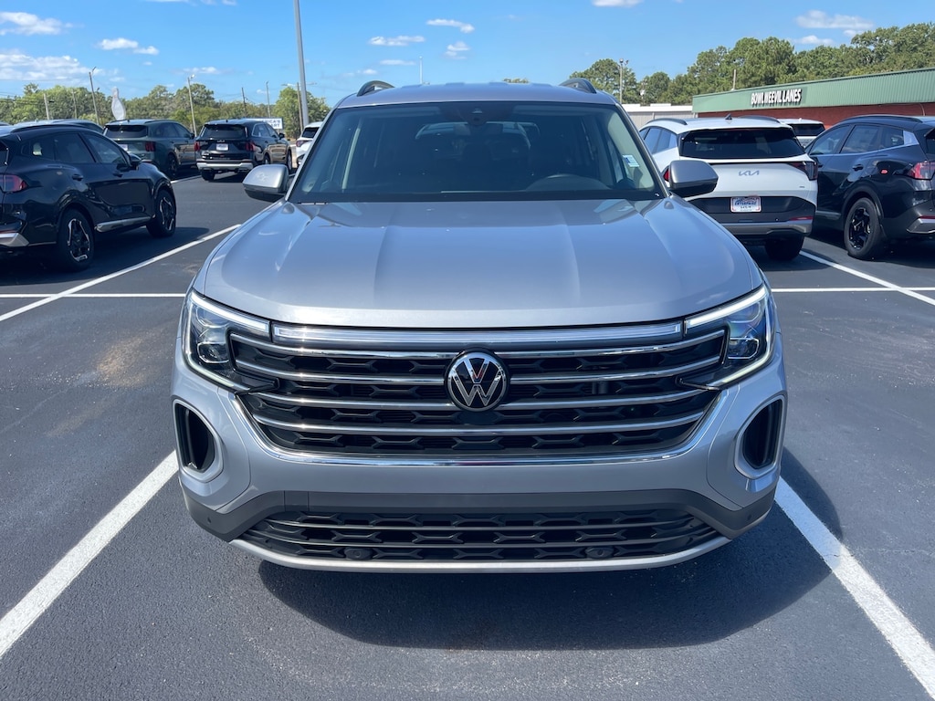 Used 2025 Volkswagen Atlas 2.0T SE w/Technology SUV
