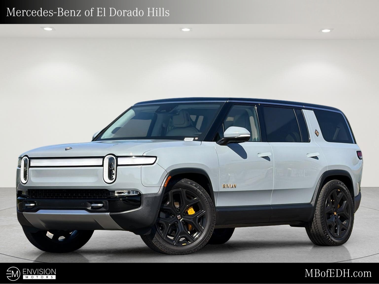 2024 Rivian R1S Adventure