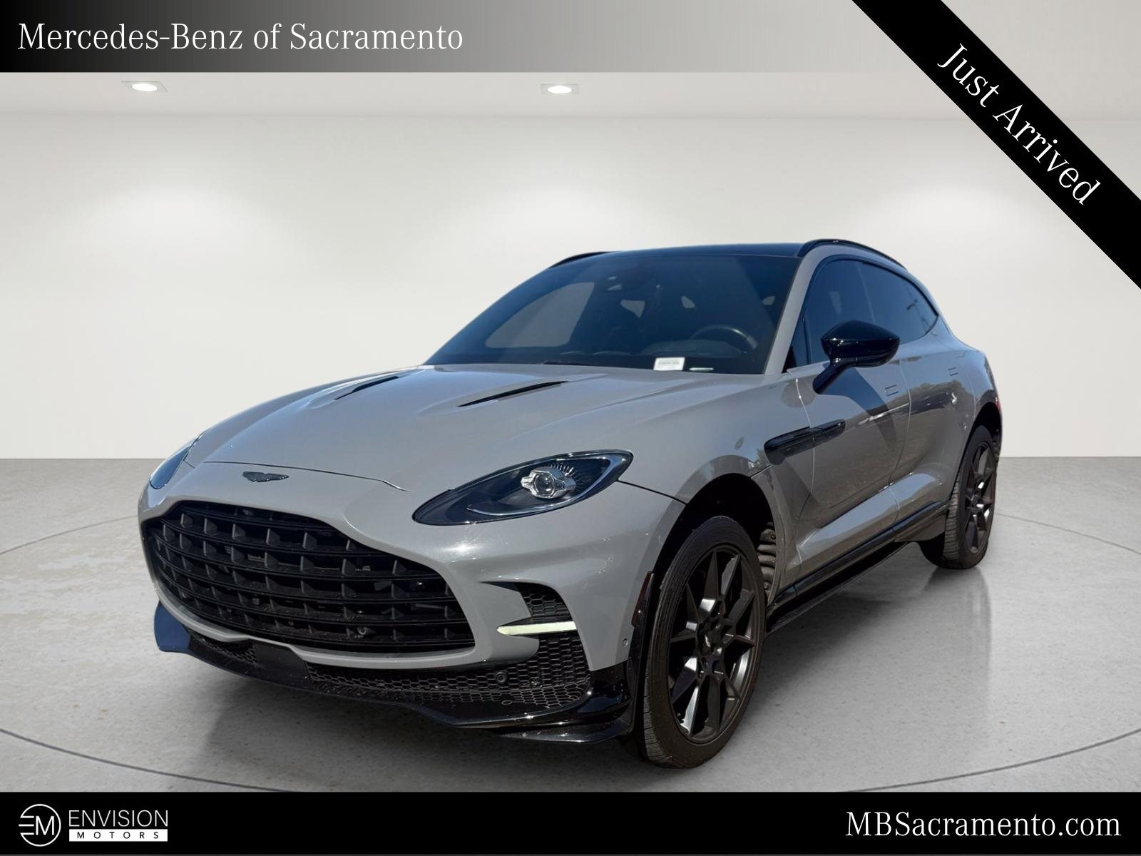 2023 Aston Martin DBX