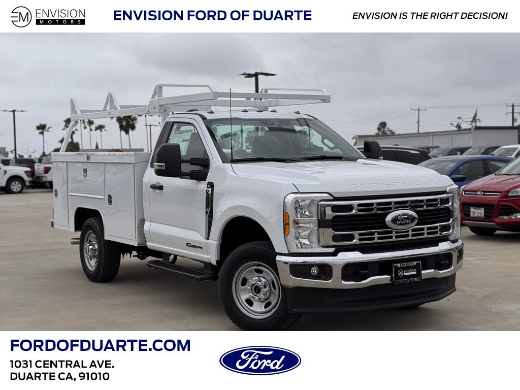 2025 Ford F-350 Chassis Truck Regular Cab 