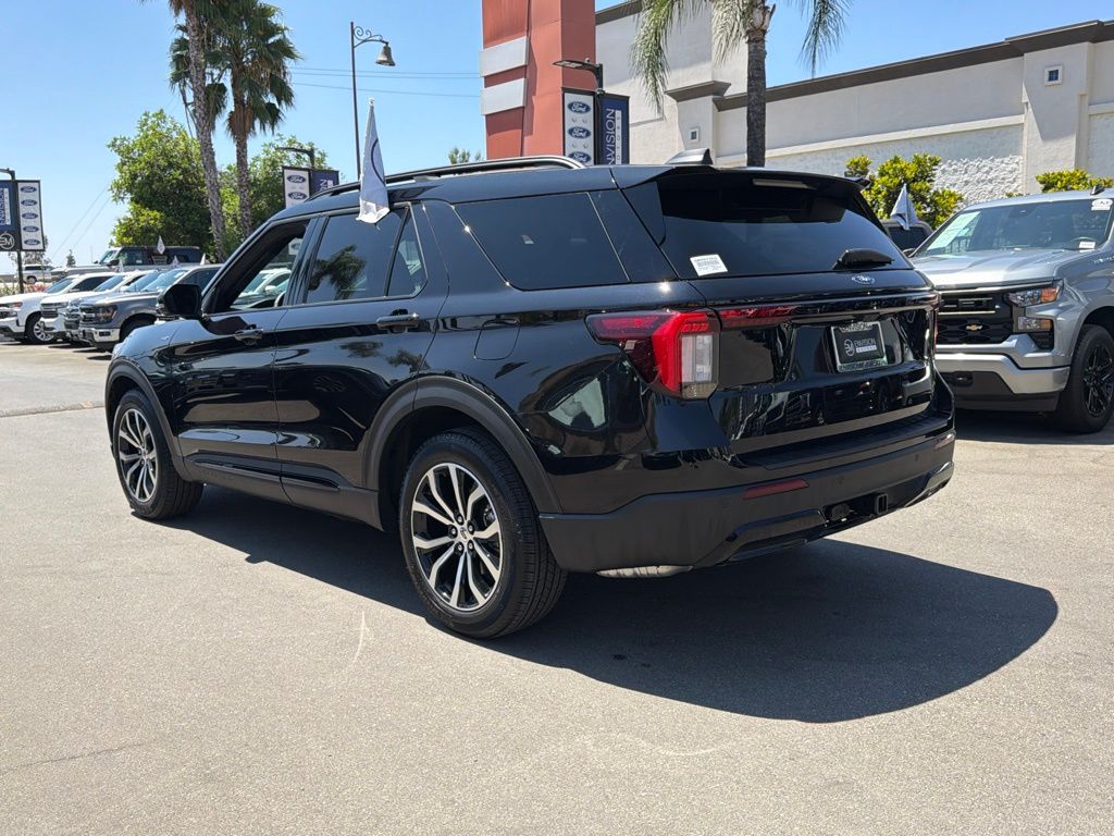 2026 Ford Explorer ST-LINE - Photo 8