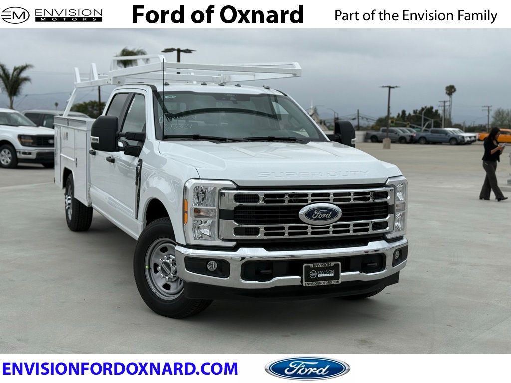 2026 Ford F-350 Chassis Truck Crew Cab 