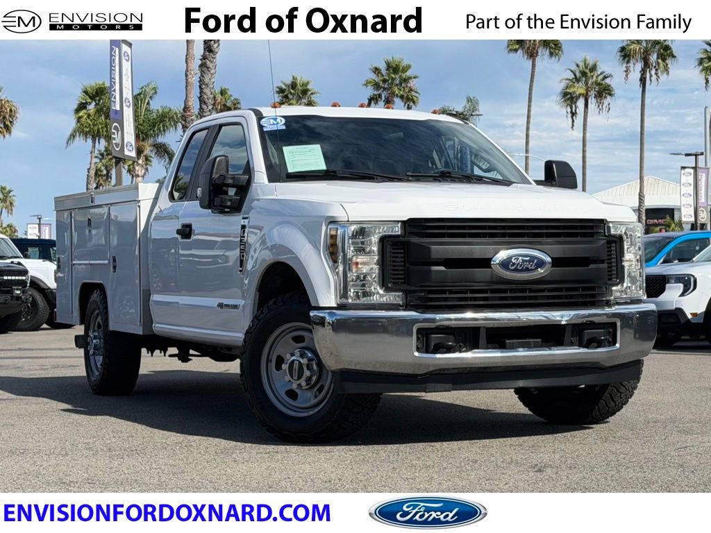 2019 Ford F-350 Chassis Truck Super Cab 