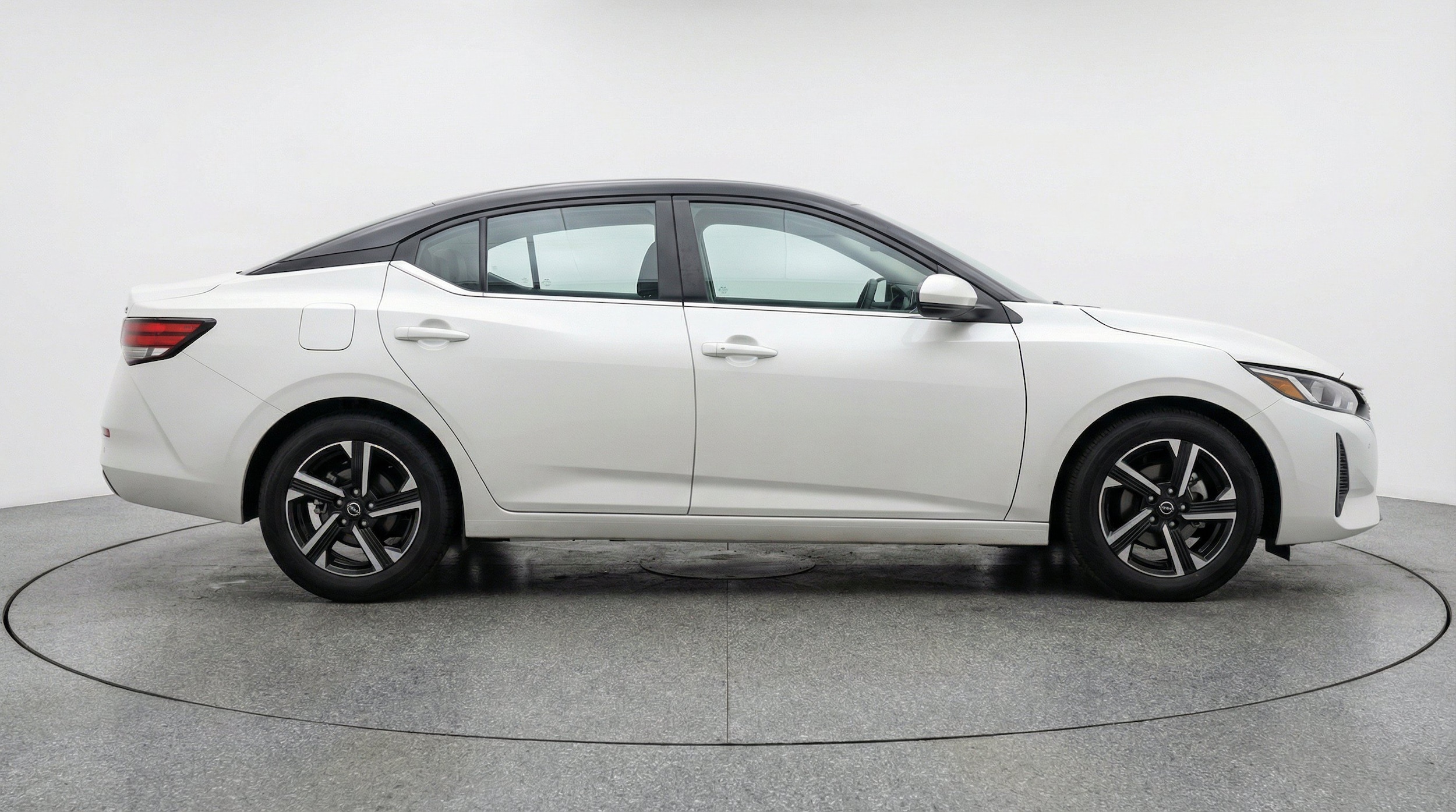 Thumbnail: 2025 Nissan Sentra - 10