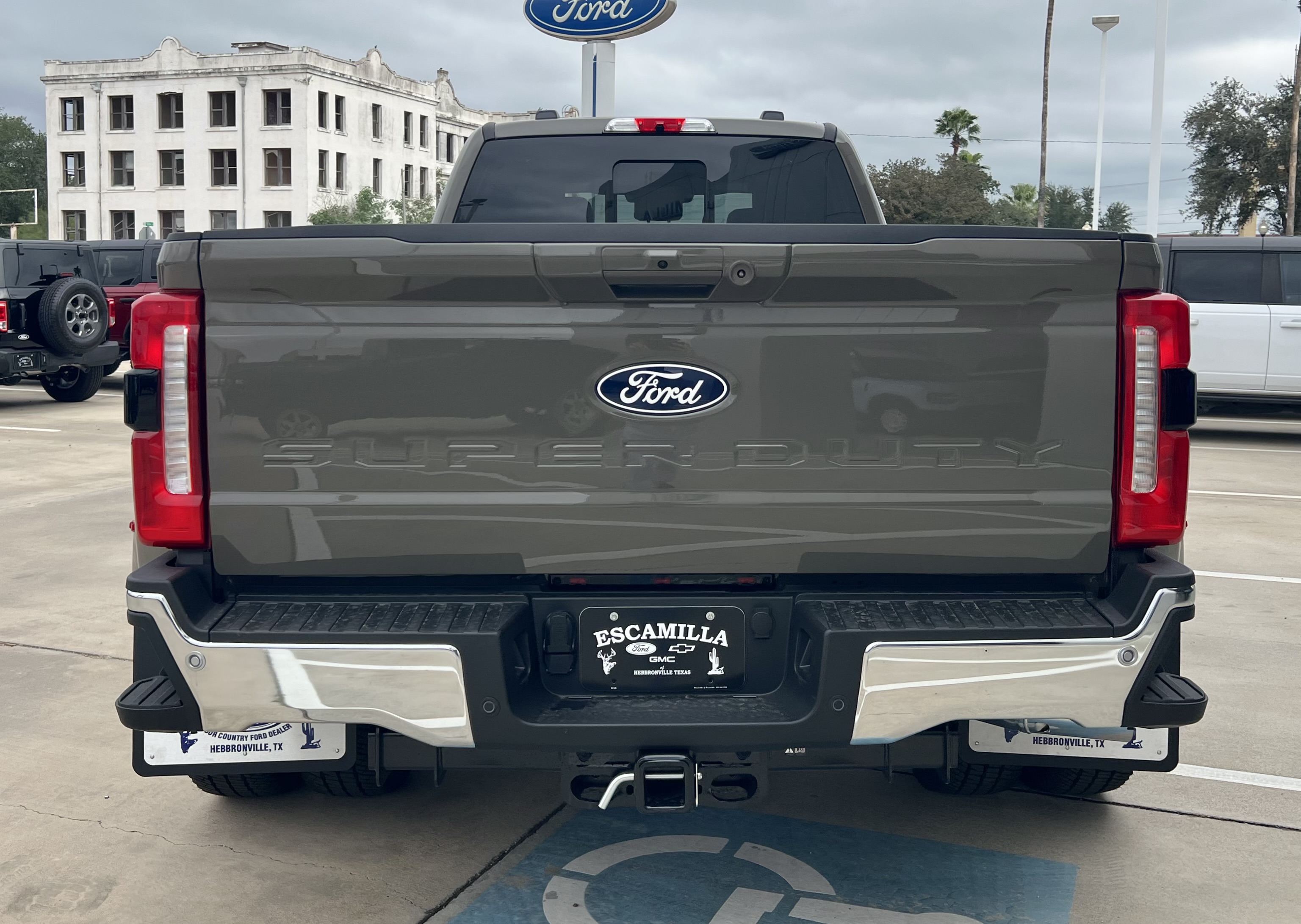 New 2027 Ford Super Duty F-350® Lariat® TRUCK