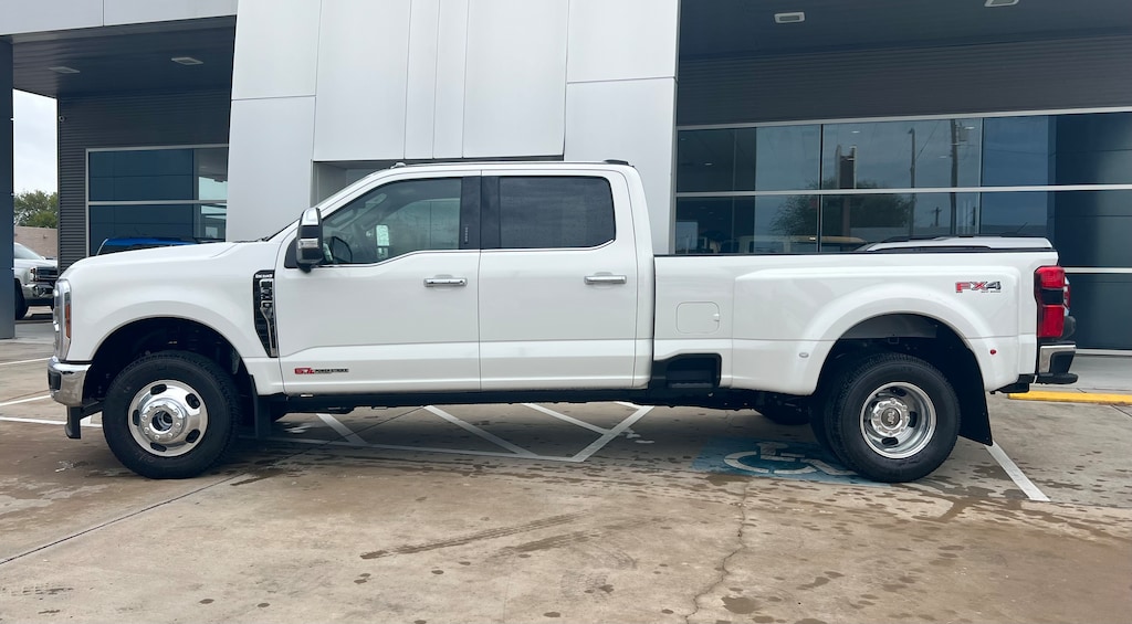 New 2027 Ford Super Duty F-350® King Ranch® TRUCK