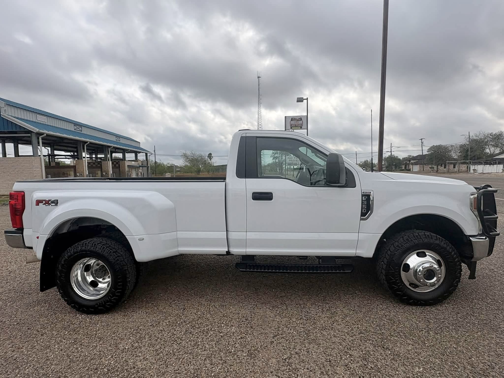  Ford Super Duty F-350 DRW